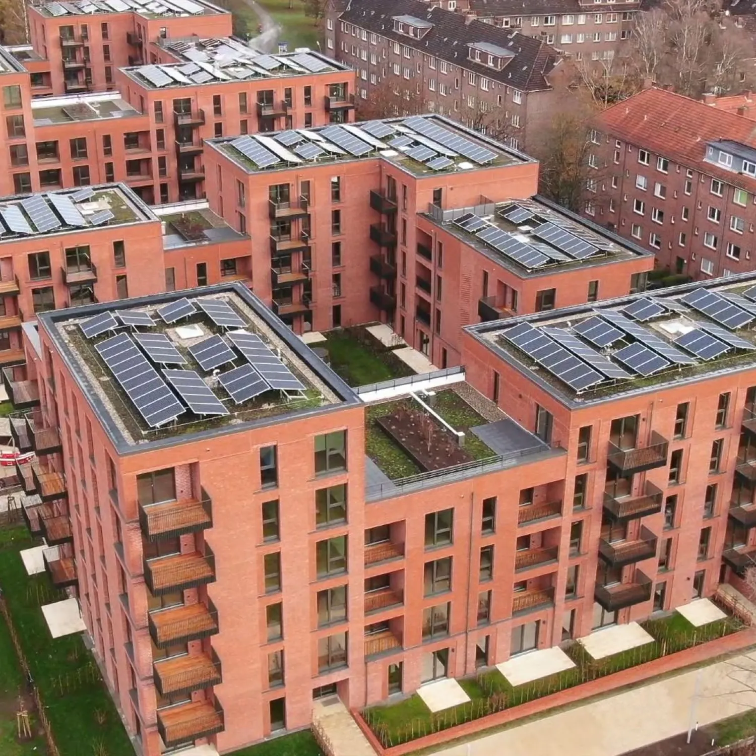 FRANK verbindet ECO-Kompetenz mit Mieter-, Kosten- und Marktwissen für nachhaltige Immobilienlösungen.