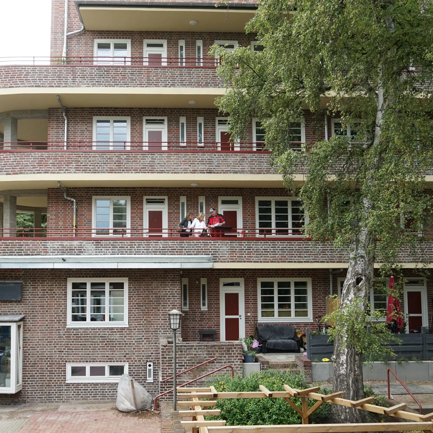 Rundbalkone mit Verwaltung und HSM